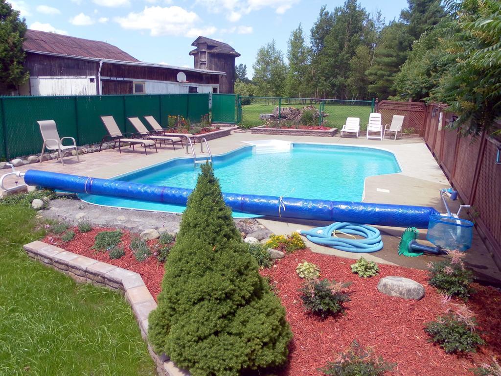 Auberge De La Tour Et Spa Magog ภายนอก รูปภาพ
