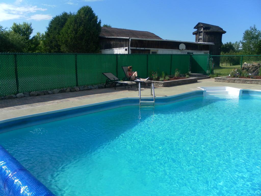 Auberge De La Tour Et Spa Magog ภายนอก รูปภาพ