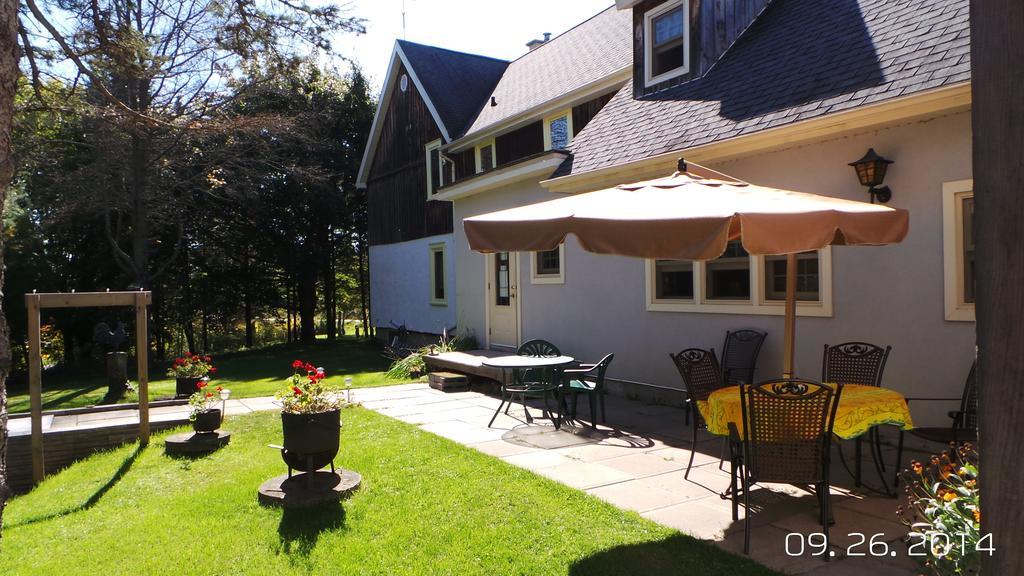 Auberge De La Tour Et Spa Magog ภายนอก รูปภาพ