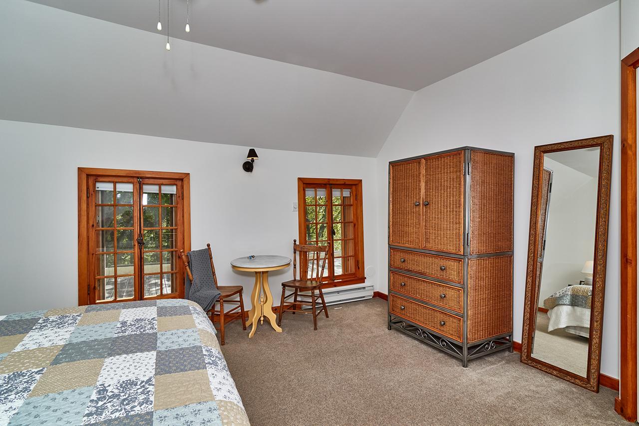Auberge De La Tour Et Spa Magog ภายนอก รูปภาพ